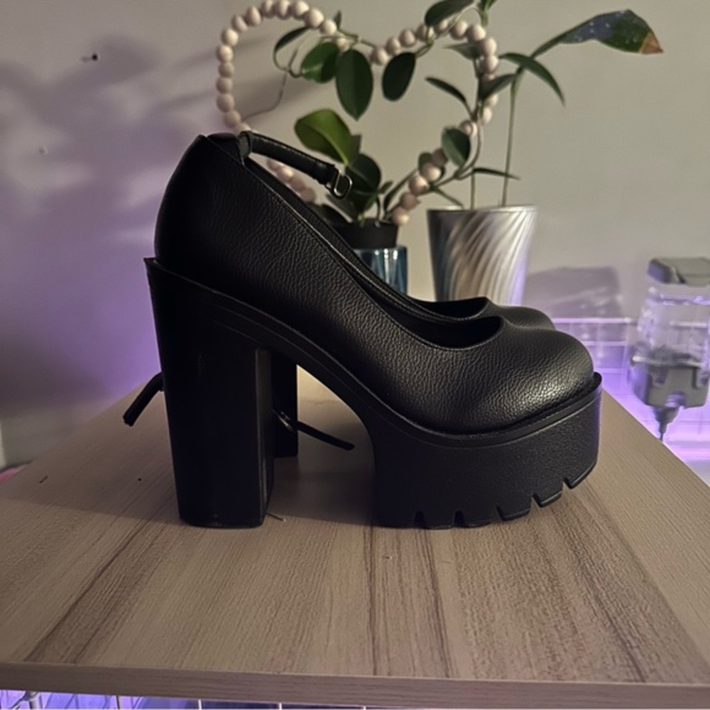 Black Platform Chunky Heels
